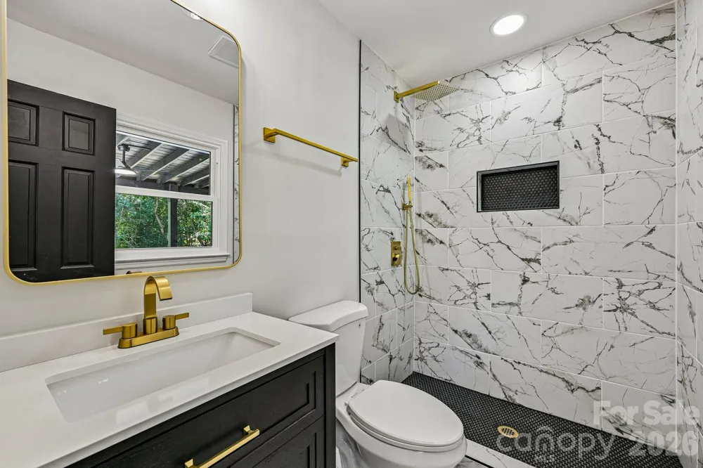 4908 Zephyr Lane Charlotte, NC 28209