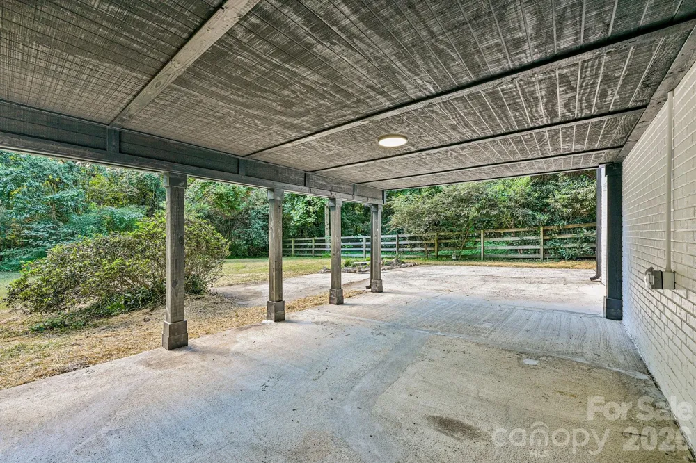 4908 Zephyr Lane Charlotte, NC 28209