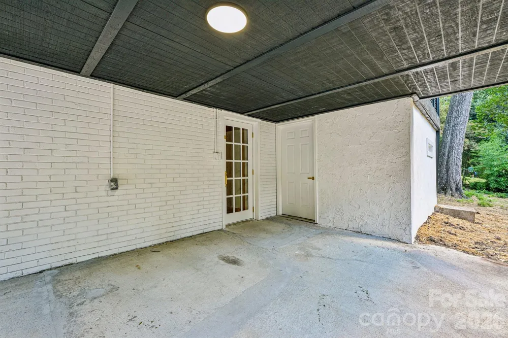4908 Zephyr Lane Charlotte, NC 28209