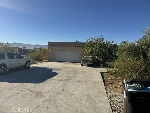 20057 Rancherias Apple Valley, CA 92307