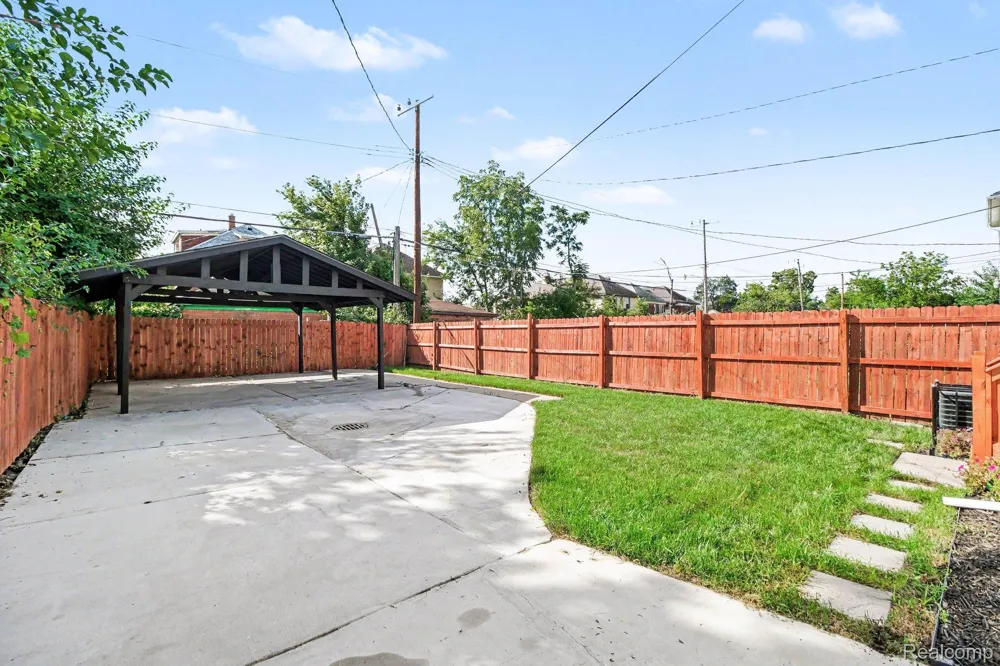 2691 Collingwood Street Detroit City, MI 48206