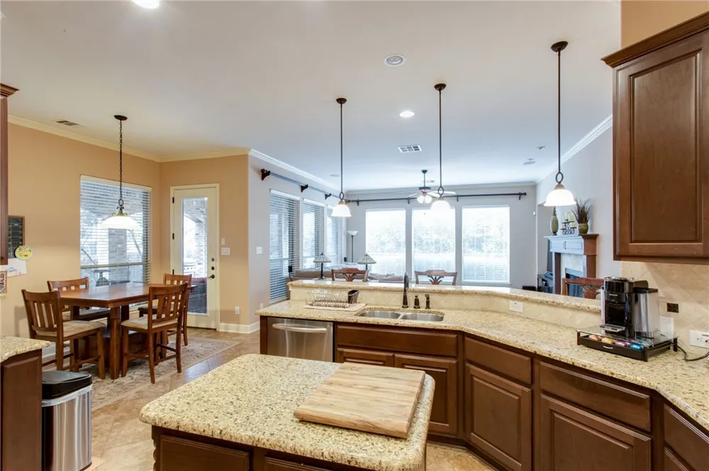 1007 Rhondstat Run Cedar Park, TX 78613