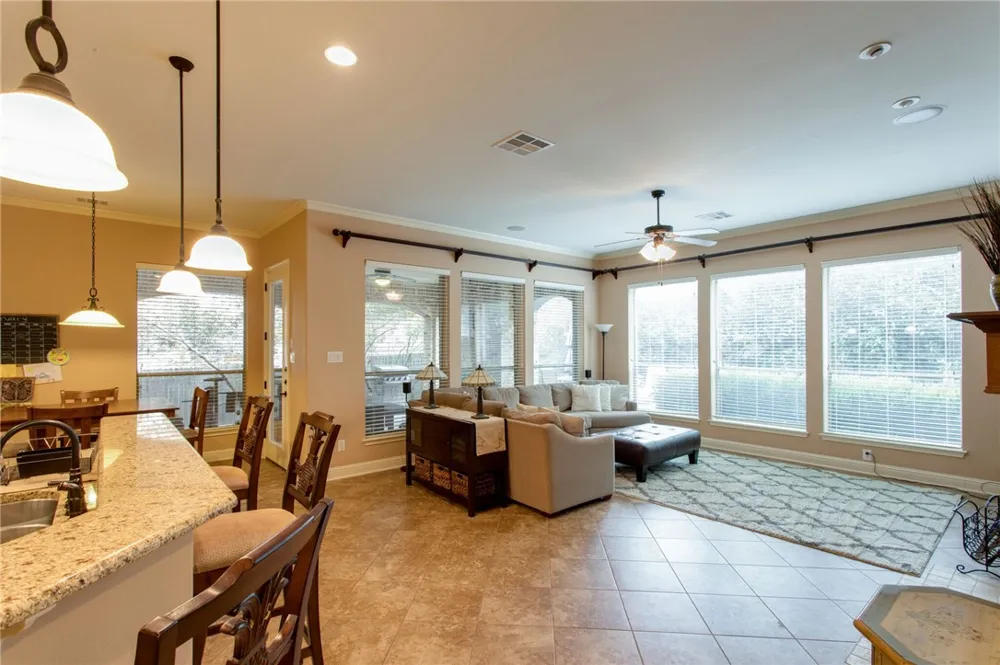 1007 Rhondstat Run Cedar Park, TX 78613