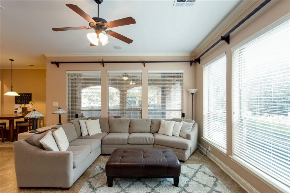 1007 Rhondstat Run Cedar Park, TX 78613