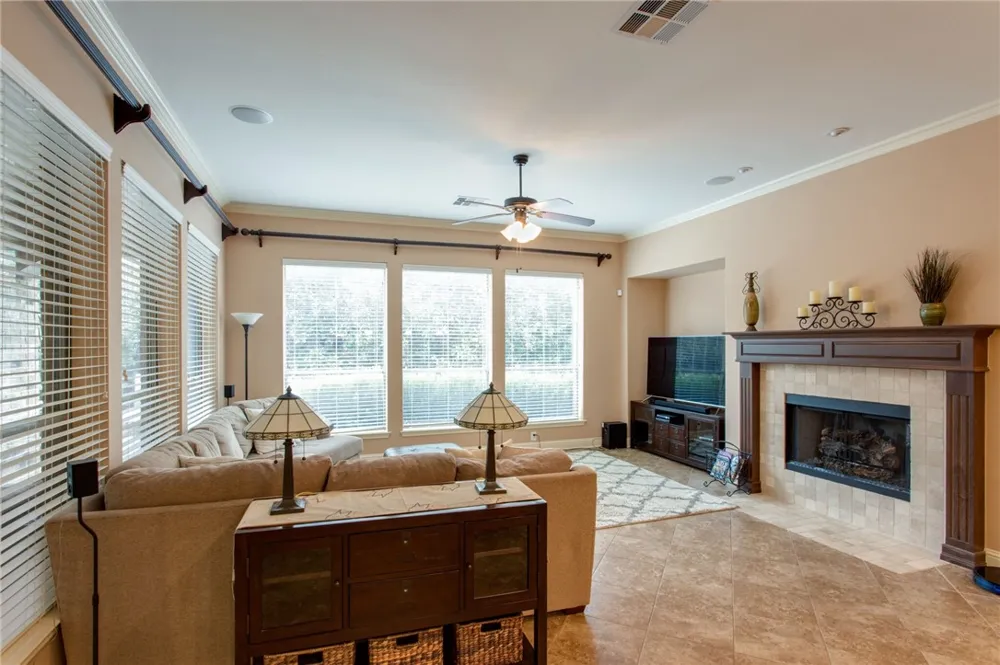 1007 Rhondstat Run Cedar Park, TX 78613
