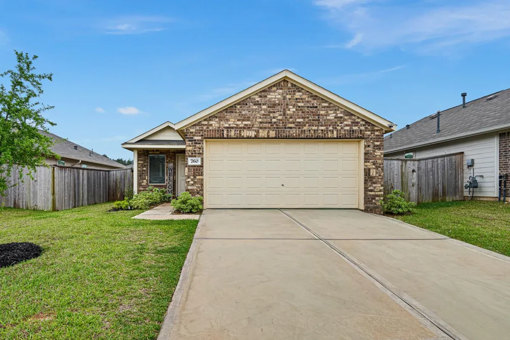 760 Hackberry Branch Court Magnolia, TX 77354