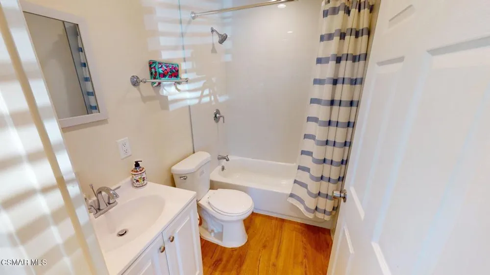 19153 Sylvan Street Tarzana, CA 91335