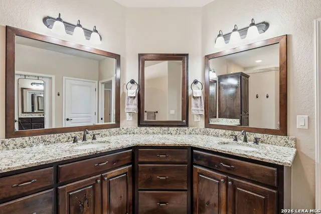 1635 SUN BAY DR New Braunfels, TX 78130