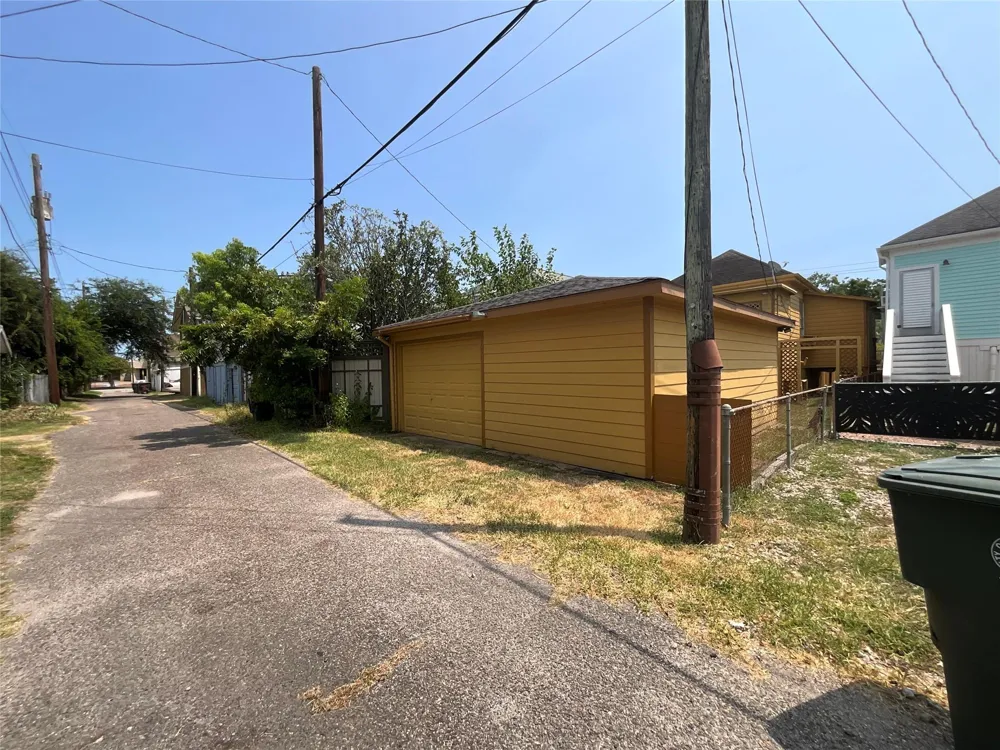 3722 Ursuline Street Galveston, TX 77550