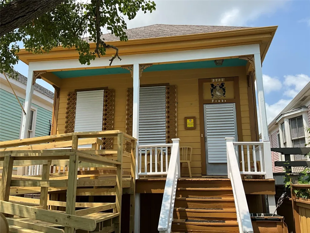 3722 Ursuline Street Galveston, TX 77550