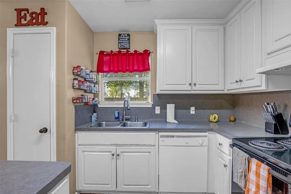 16368 Many Trees Lane Conroe, TX 77302