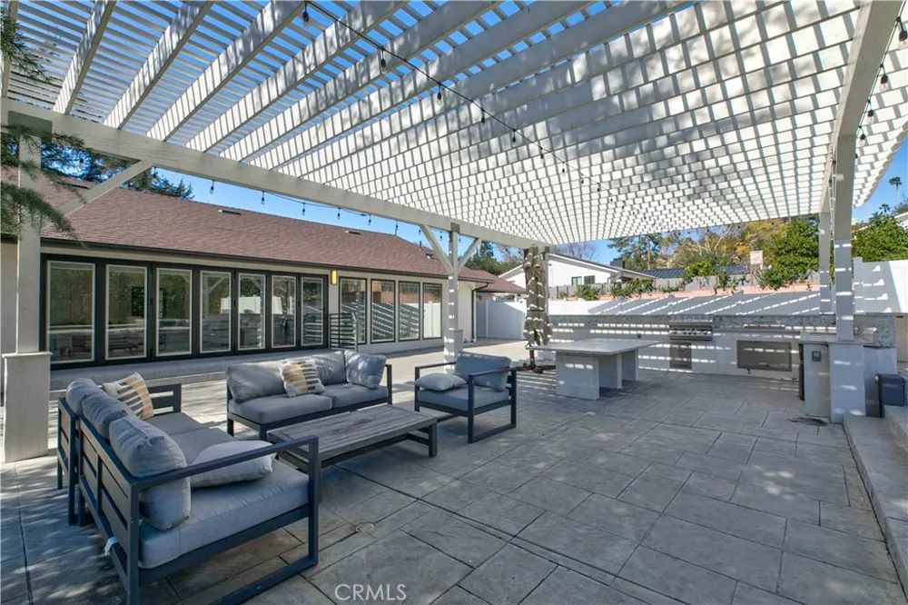 11568 Newcastle Granada Hills, CA 91344