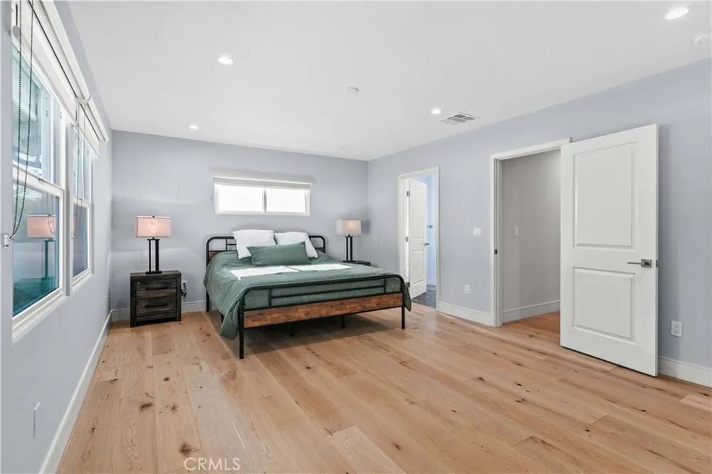 11568 Newcastle Granada Hills, CA 91344