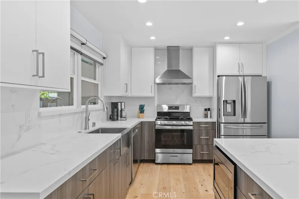 11568 Newcastle Granada Hills, CA 91344