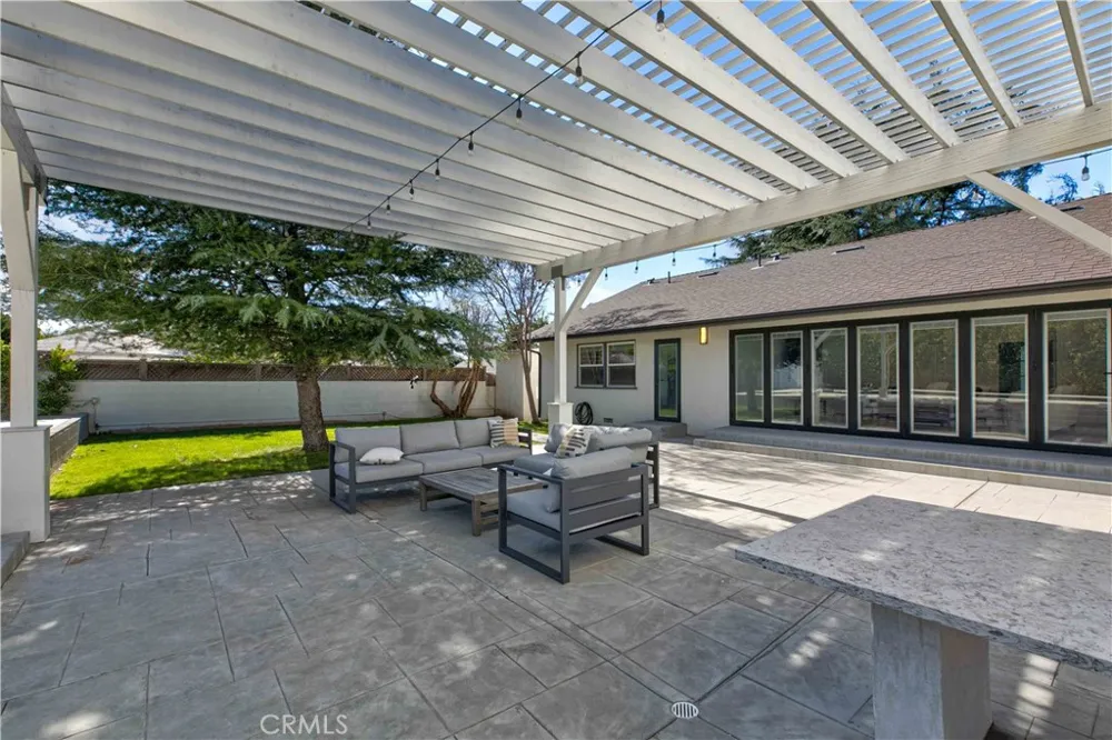 11568 Newcastle Granada Hills, CA 91344