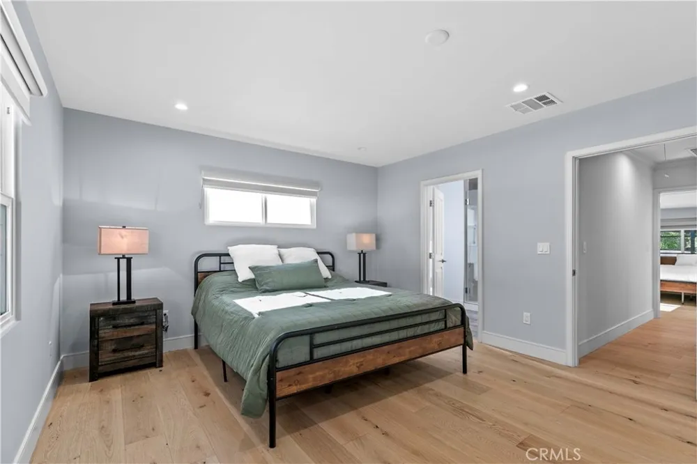 11568 Newcastle Granada Hills, CA 91344