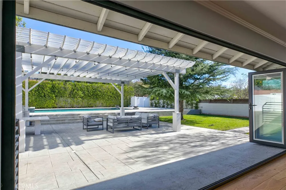 11568 Newcastle Granada Hills, CA 91344