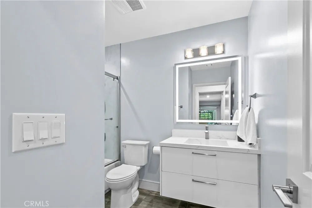 11568 Newcastle Granada Hills, CA 91344