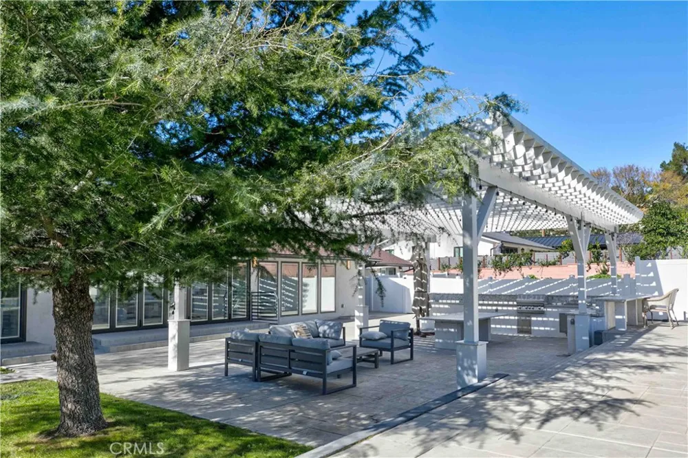 11568 Newcastle Granada Hills, CA 91344