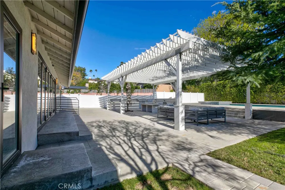 11568 Newcastle Granada Hills, CA 91344