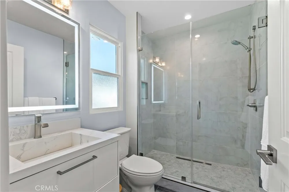 11568 Newcastle Granada Hills, CA 91344