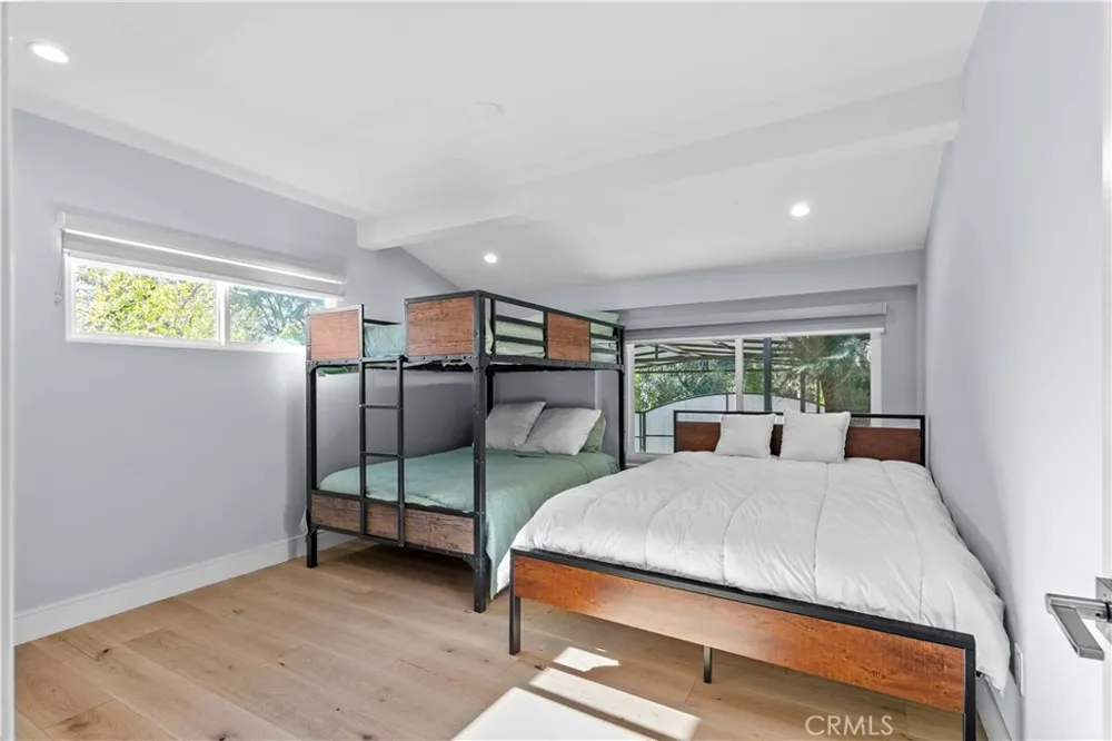 11568 Newcastle Granada Hills, CA 91344