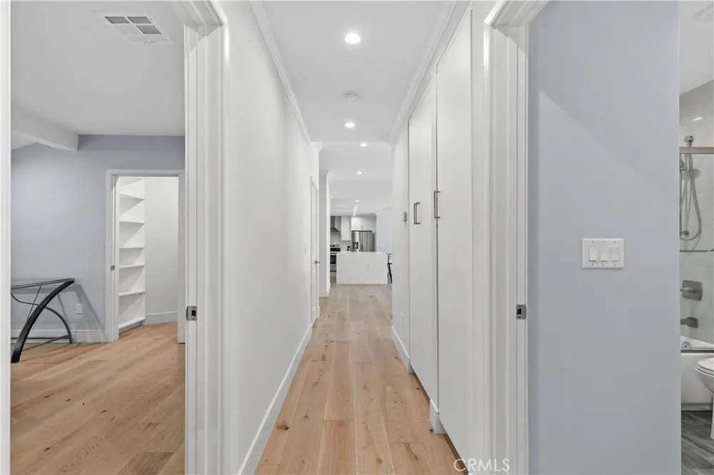 11568 Newcastle Granada Hills, CA 91344
