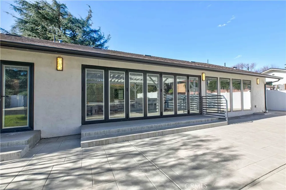 11568 Newcastle Granada Hills, CA 91344