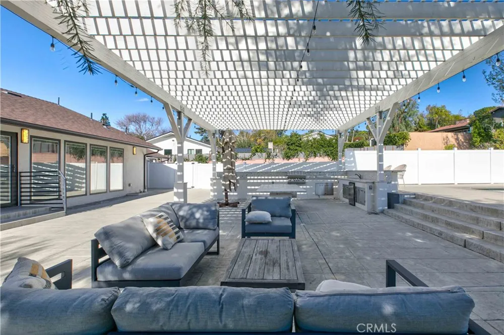 11568 Newcastle Granada Hills, CA 91344