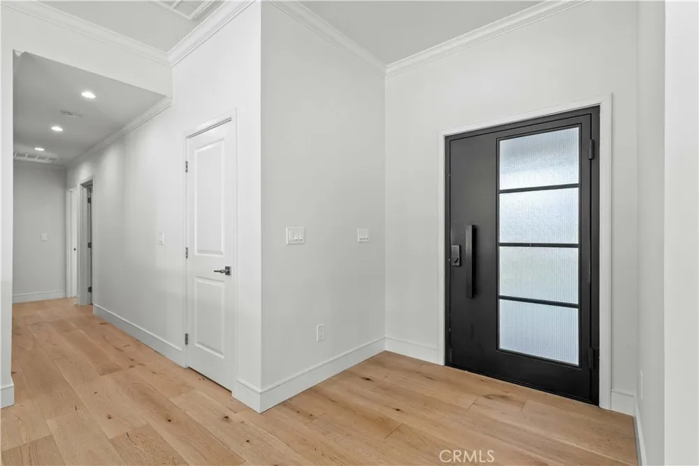 11568 Newcastle Granada Hills, CA 91344