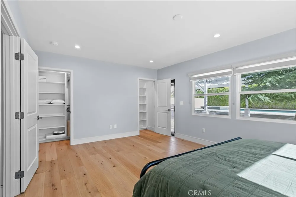 11568 Newcastle Granada Hills, CA 91344