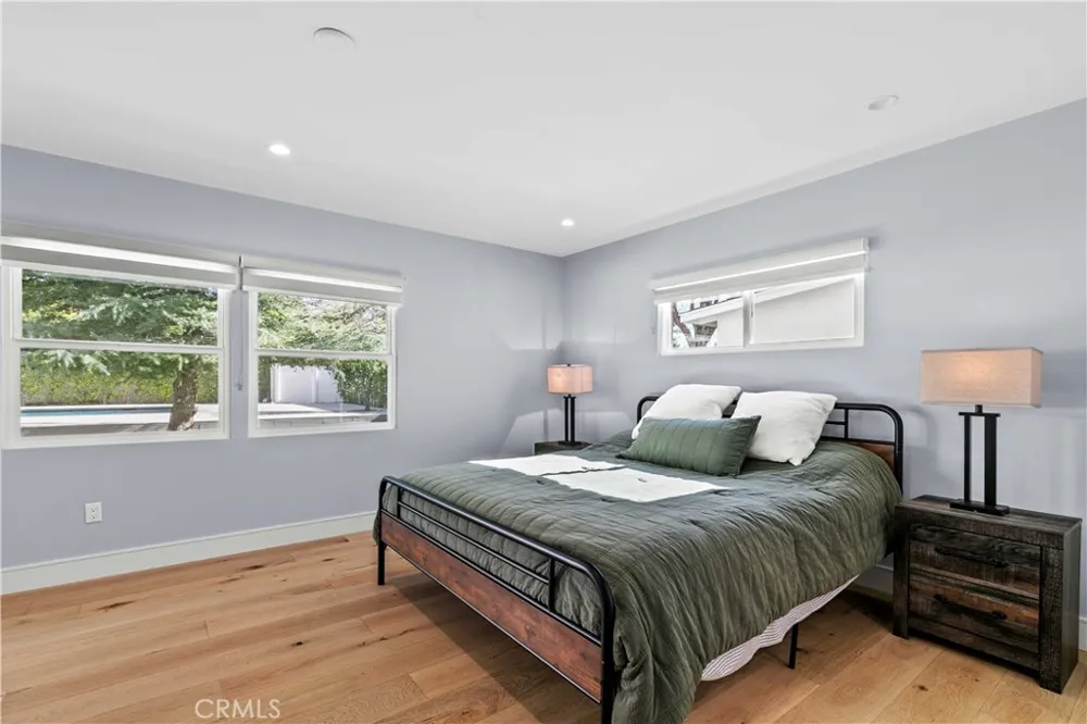 11568 Newcastle Granada Hills, CA 91344