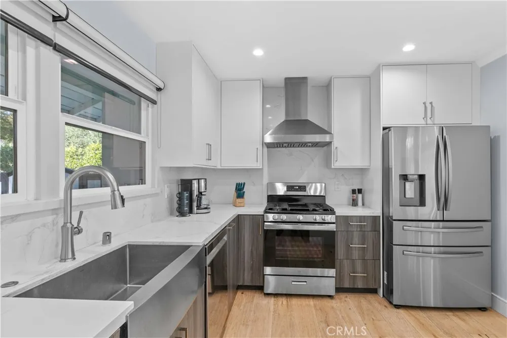 11568 Newcastle Granada Hills, CA 91344