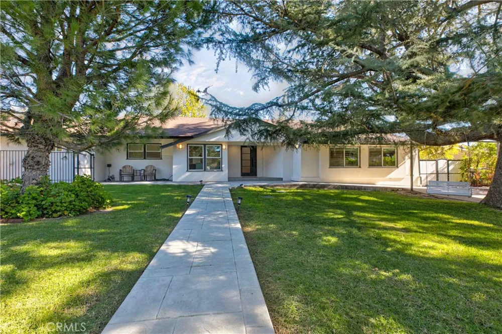 11568 Newcastle Granada Hills, CA 91344