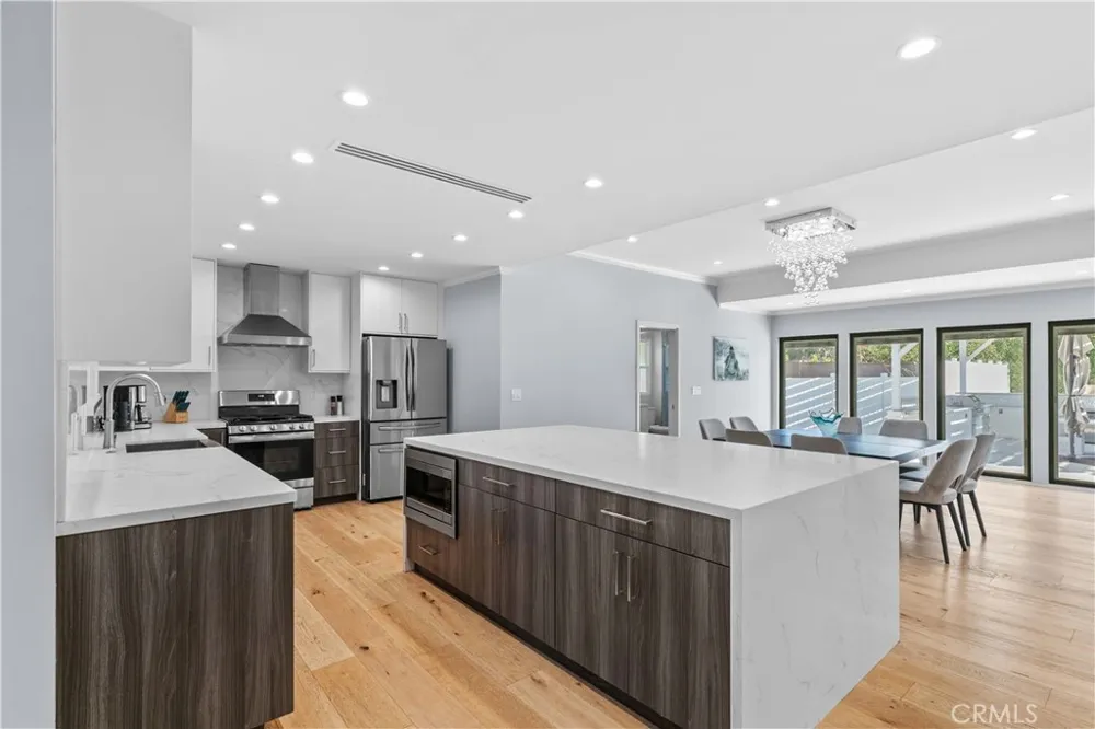 11568 Newcastle Granada Hills, CA 91344