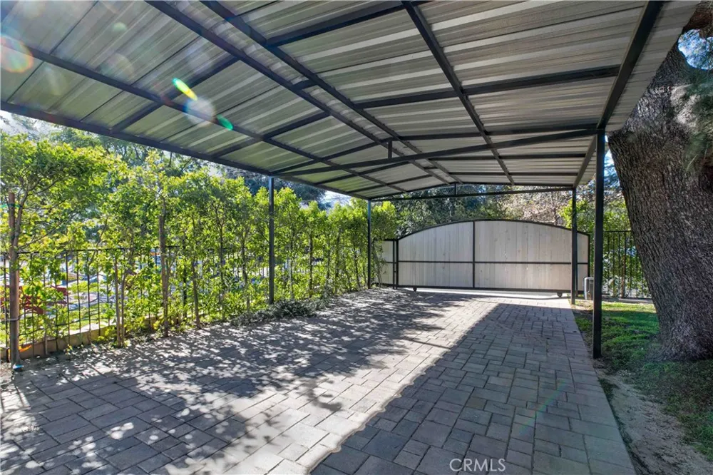 11568 Newcastle Granada Hills, CA 91344