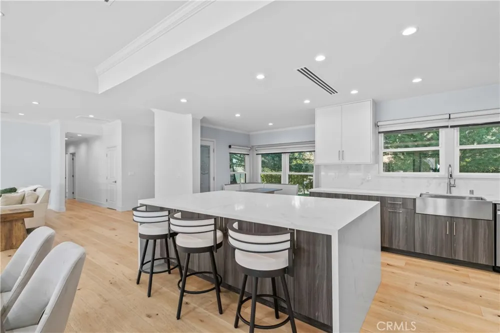 11568 Newcastle Granada Hills, CA 91344