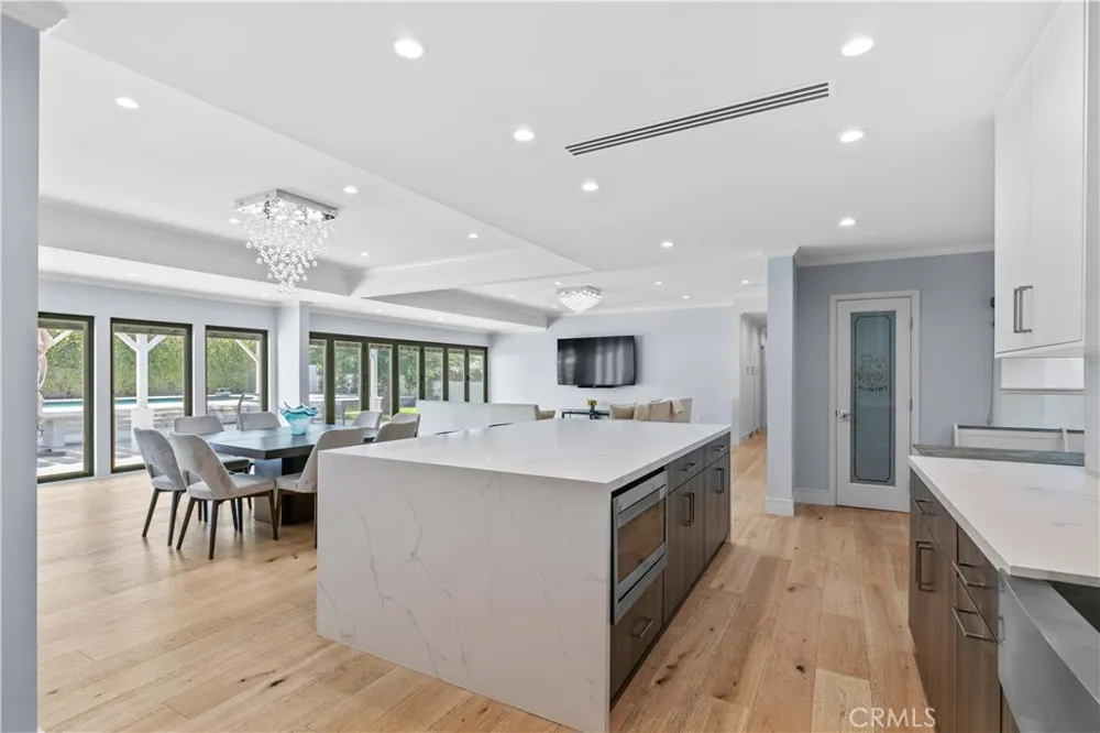 11568 Newcastle Granada Hills, CA 91344