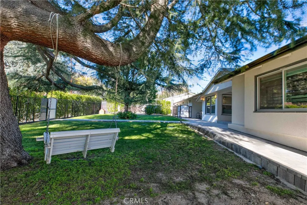 11568 Newcastle Granada Hills, CA 91344
