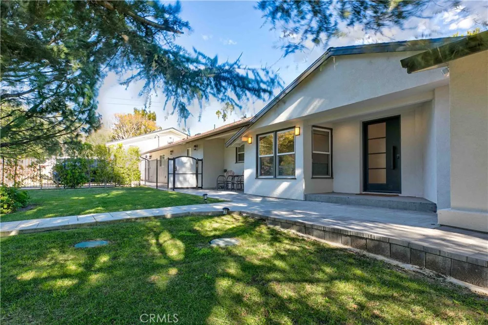 11568 Newcastle Granada Hills, CA 91344