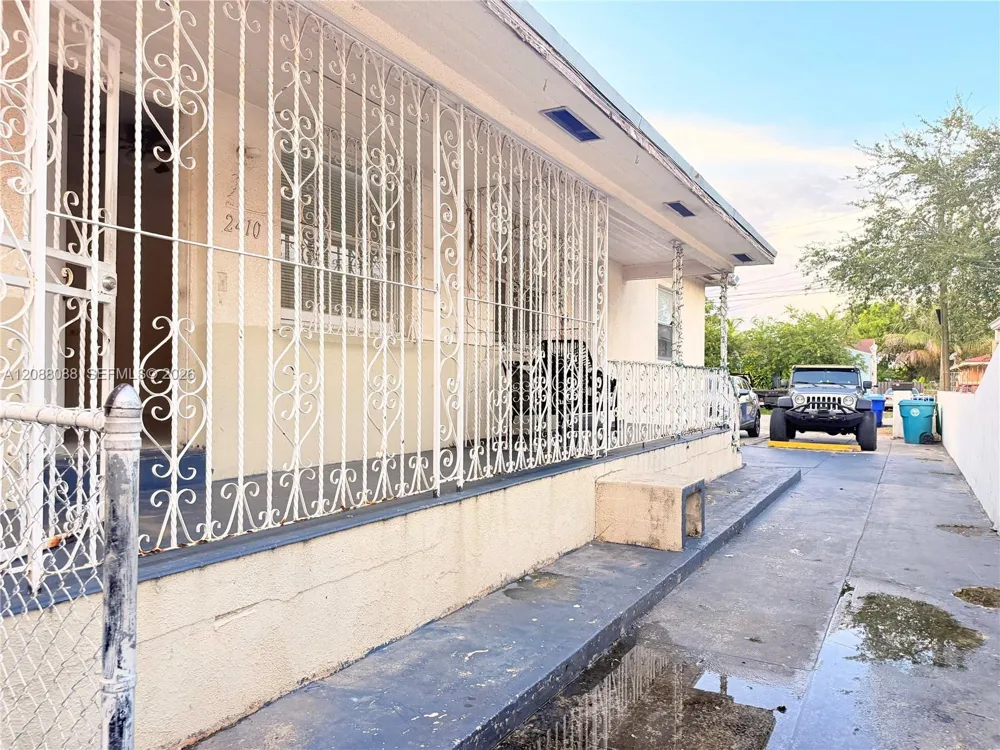 2410 NW 34th St #2 Miami, FL 33142