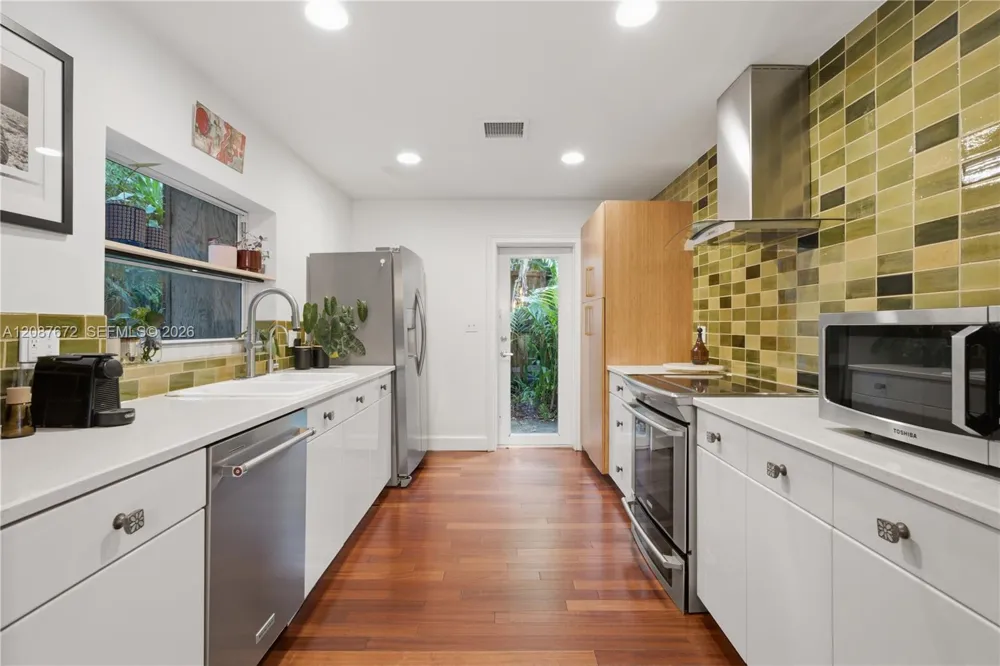 4005 S Loquat Ave Miami, FL 33133