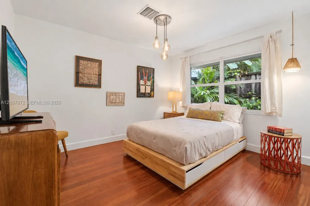 4005 S Loquat Ave Miami, FL 33133