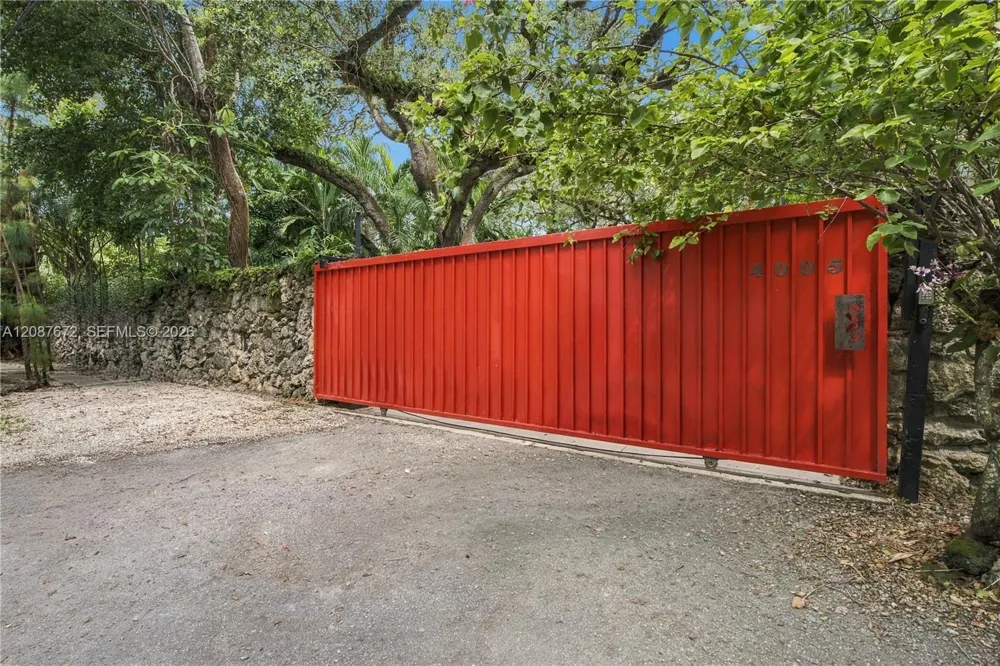 4005 S Loquat Ave Miami, FL 33133