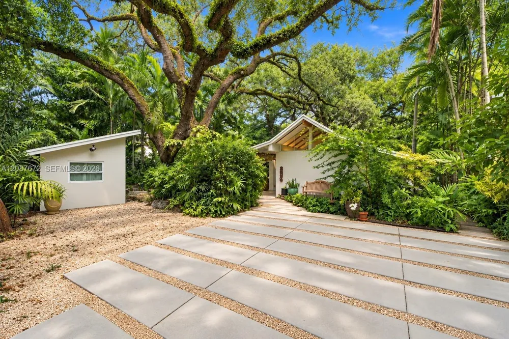 4005 S Loquat Ave Miami, FL 33133