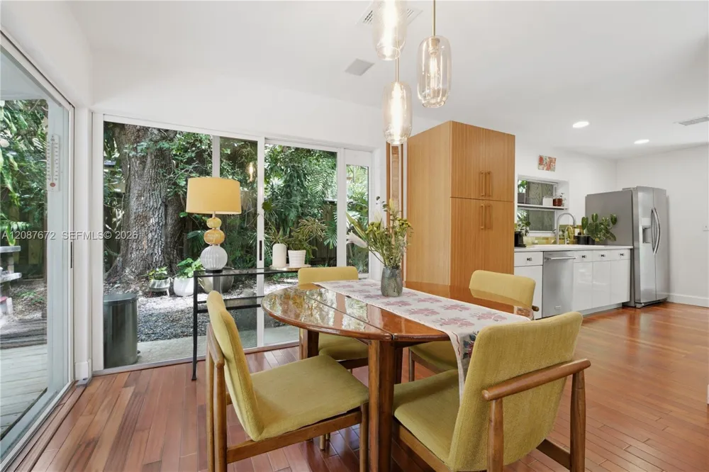 4005 S Loquat Ave Miami, FL 33133