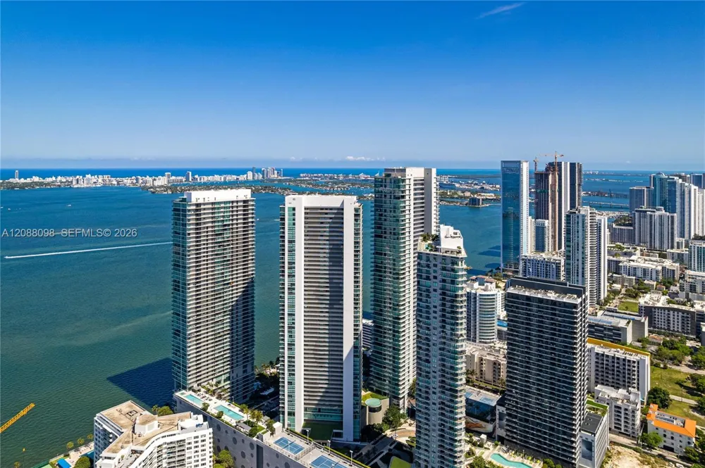 650 NE 32nd St #UPH5302 Miami, FL 33137