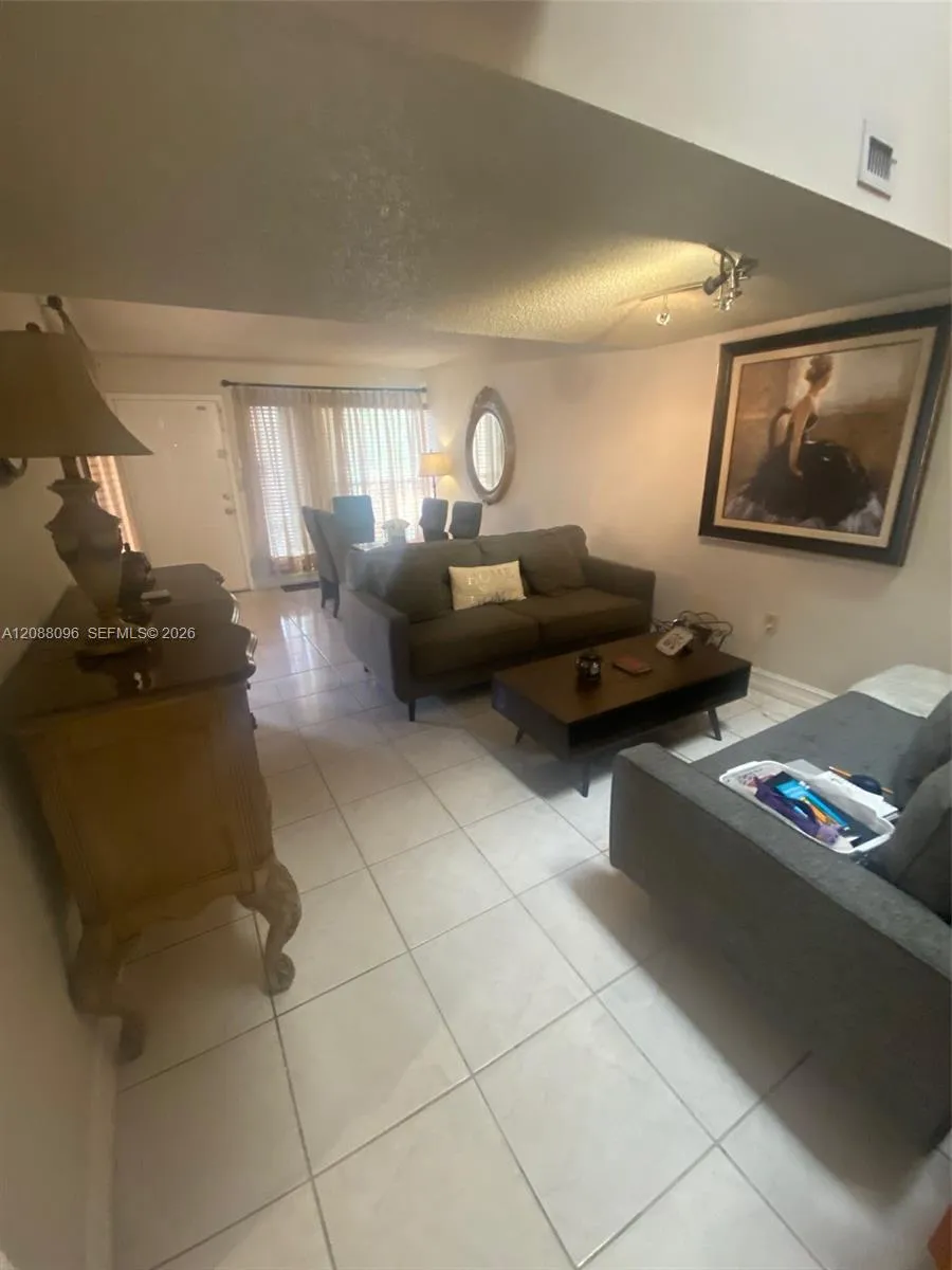11800 SW 80th St #114 Miami, FL 33183