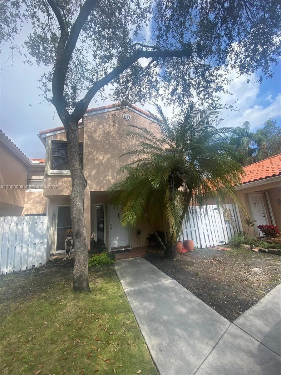 11800 SW 80th St #114 Miami, FL 33183