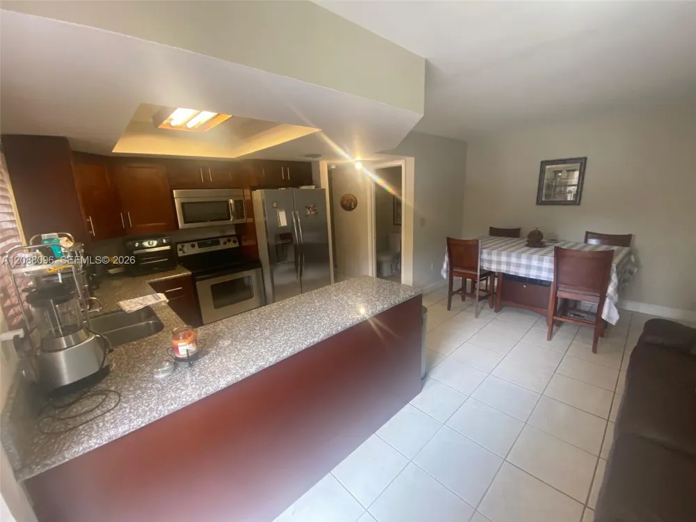 11800 SW 80th St #114 Miami, FL 33183